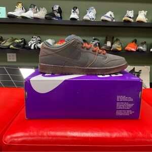 NIKE SB DUNK LOW QS KRAMPUS SZ 11.5 USED